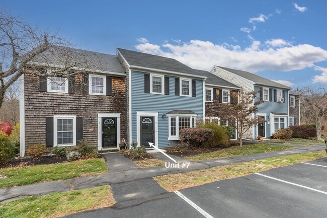 Building Photo - 1275 Maplewood Ave Unit 7