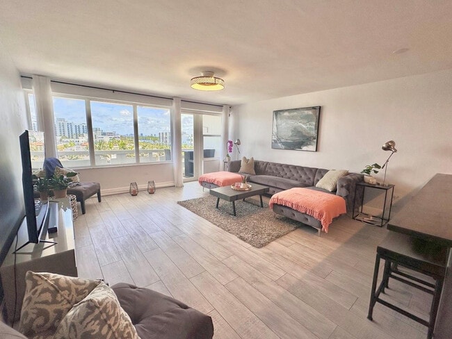 Building Photo - 3111 N Ocean Dr Unit 510