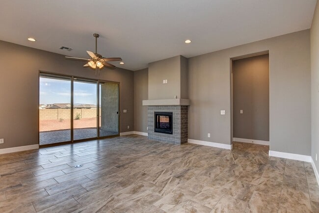 Photo - Beautiful large 3x2 home in Granite Dells Estates