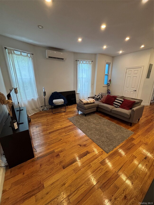 Photo - 2866 Dudley Ave Unit 1