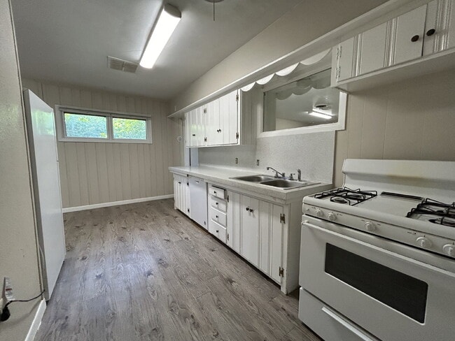 Photo - Home Located In Tech Terrace Near Park, Middle School & Minutes From Tech Campus!