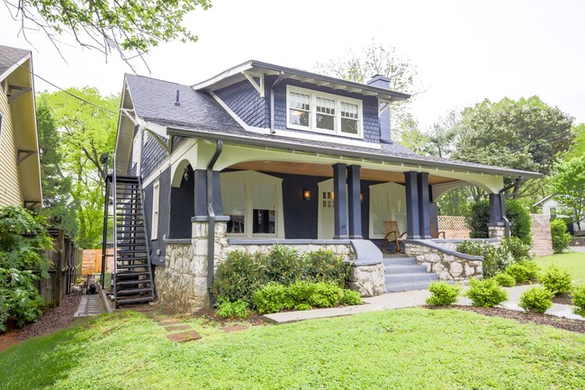 Building Photo - Coming soon! Great upstairs duplex unit in... Rental