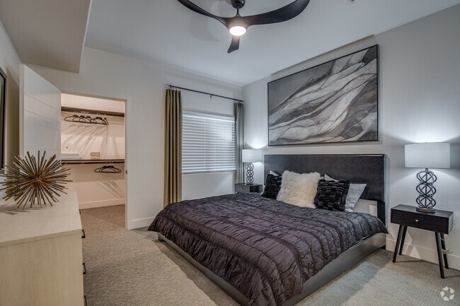 2 BR, 2 BA - 1,123 SF