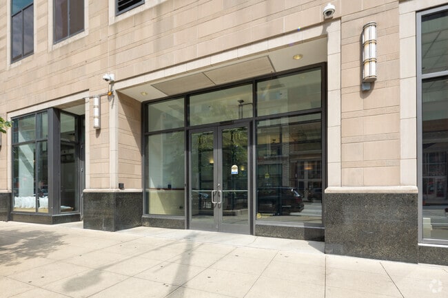 Photo - 1111 S Wabash Ave