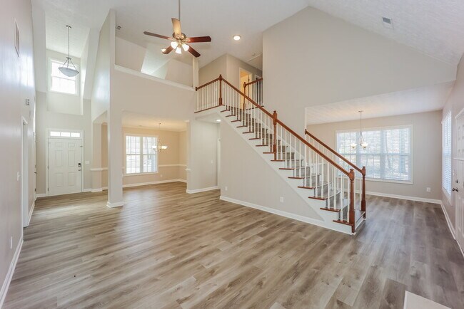 Photo - 104 Peyton Ct