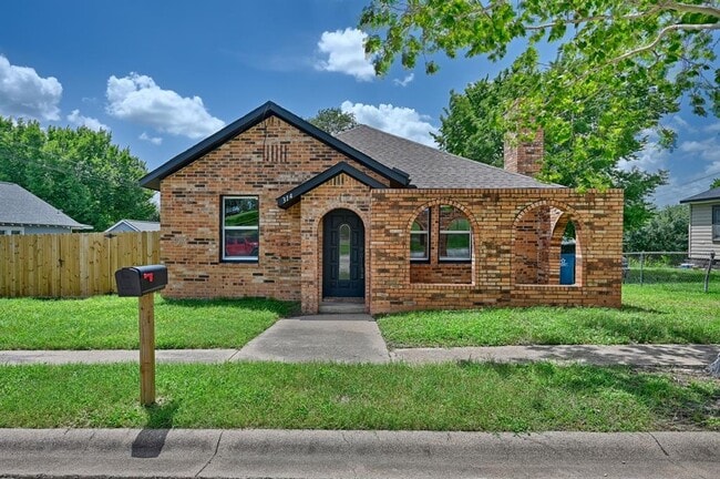 Building Photo - 314 S Tesch St Rental