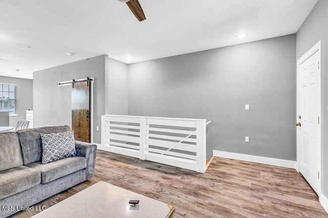 112 E Orchard Loop