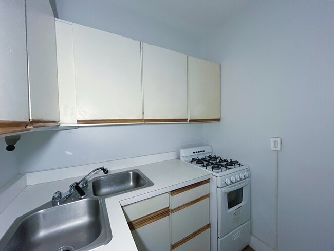 Photo - 3727 N Pine Grove Ave