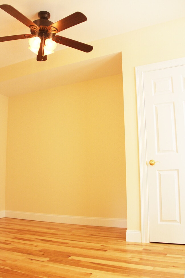 Photo - 26 Converse Ct Unit APT 3