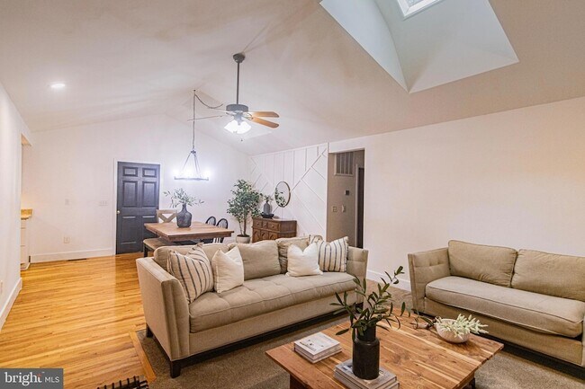 207 Madison Cir
