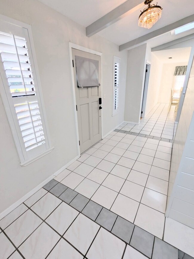 Photo - 945 Bramble Bush Cir W