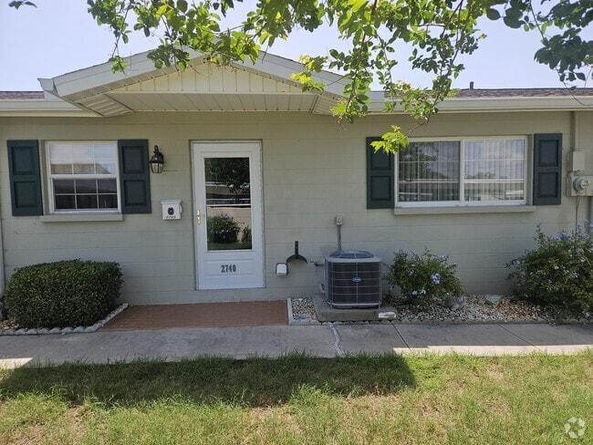 Building Photo - 2740 Golf Course Dr Rental