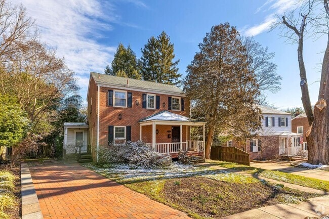 Building Photo - 1529 N Kenilworth St Rental
