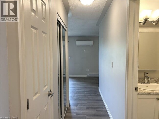 Photo - 15 Montclair Crescent Unit 2