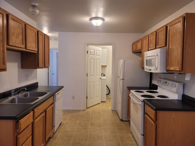 Photo - 1232 Taft Ave Unit Apt D