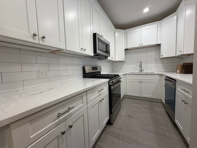 Building Photo - 87 Worcester St Unit 2