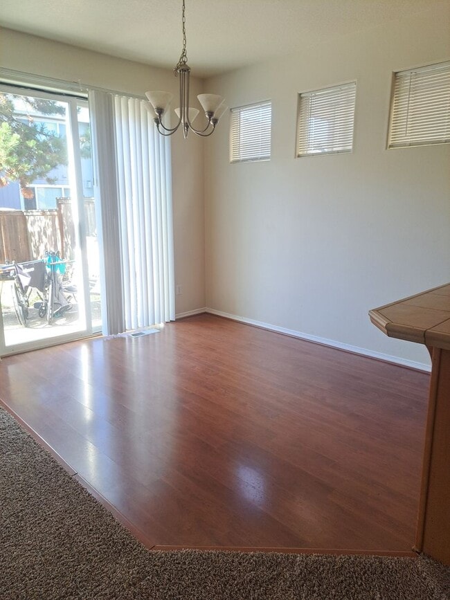 Photo - 3 Bedroom Home - Nice back yard -  no appl...