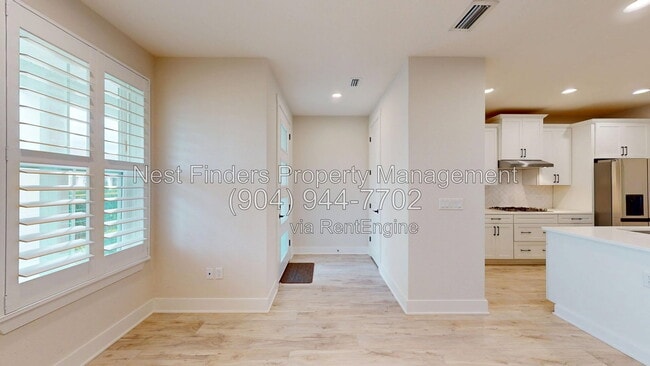 435 Crestview Dr