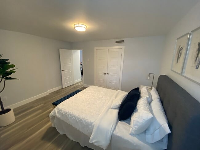 Photo - Beautiful Ground-Floor 2-Bed Corner Unit In Midtown Waterloo Unité 110