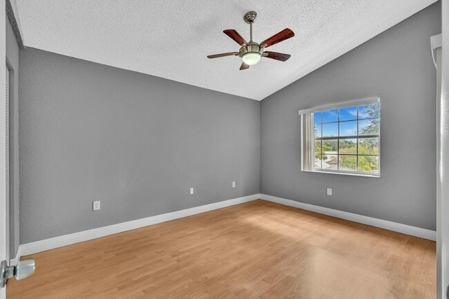 Photo - 2850 N Oakland Forest Dr Unit 103