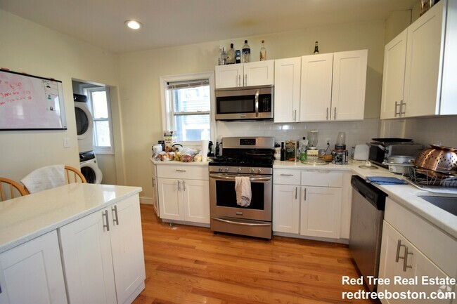 Building Photo - 9 Winter Hill Rd Unit 1 Rental