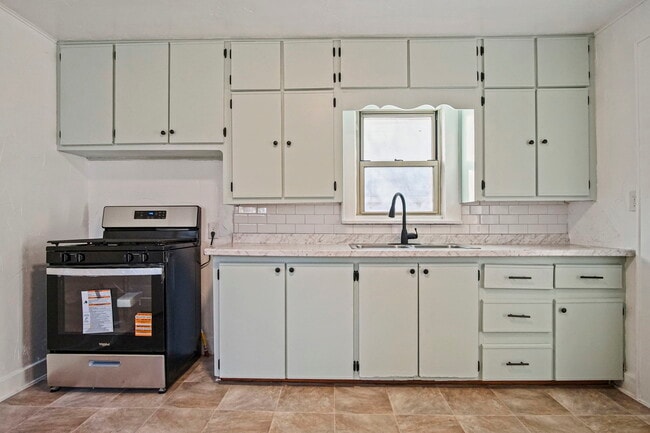 Photo - 1524 NE 8th St