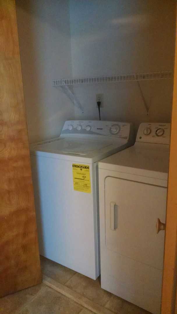 Photo - 3 Bedroom, Spacious Townhome- Available July 2026! Unidad 722 West 17th Street