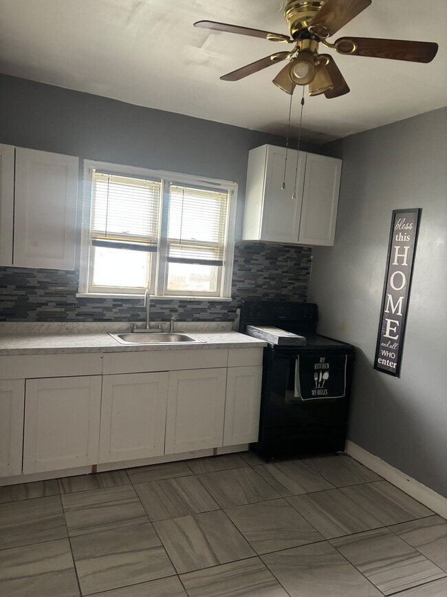 836 Maplewood Ave Unit 1st floor