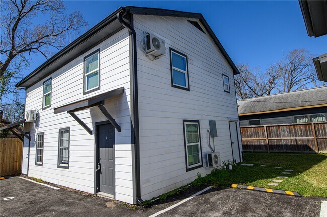 Building Photo - 306 Stiles St Rental