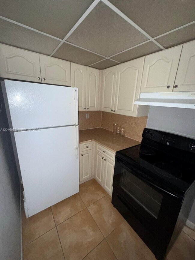 Photo - 6960 Miami Gardens Dr Unidad 2-431A