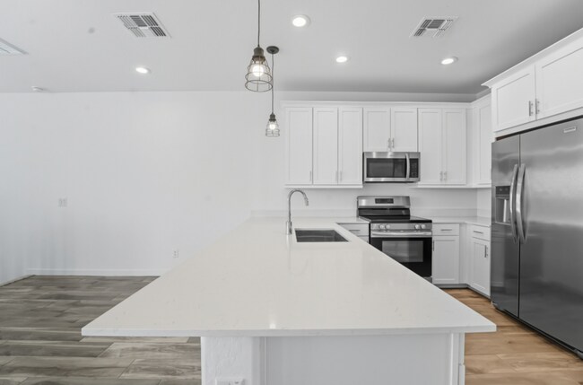 Photo - *Like Brand New Luxurious Modern 3 Bedroom 2 Bath Townhome in Warner Meadows!**