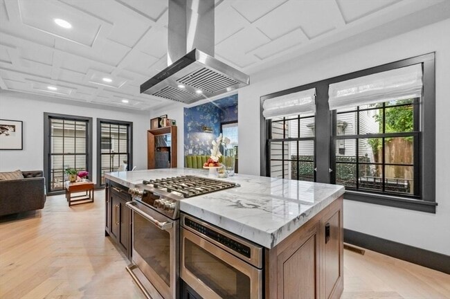 Photo - 208 Windsor St