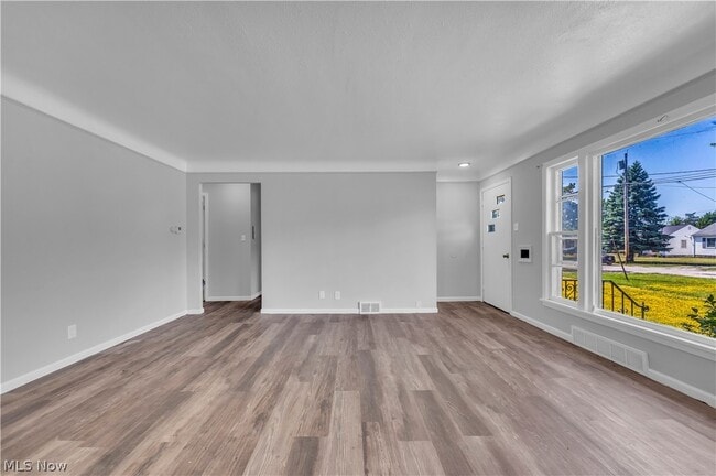 Photo - 18304 Garden Blvd