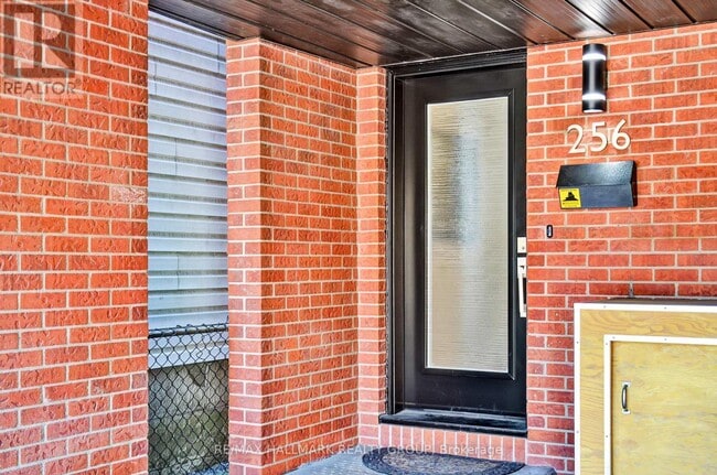 Photo - 256 Bruyère St