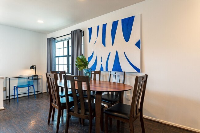 Photo - 3314 Greenbriar Dr