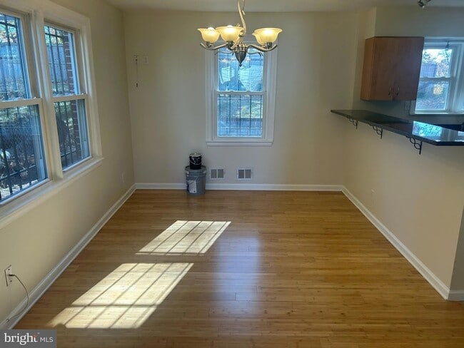 Photo - 3013 Nash Pl SE