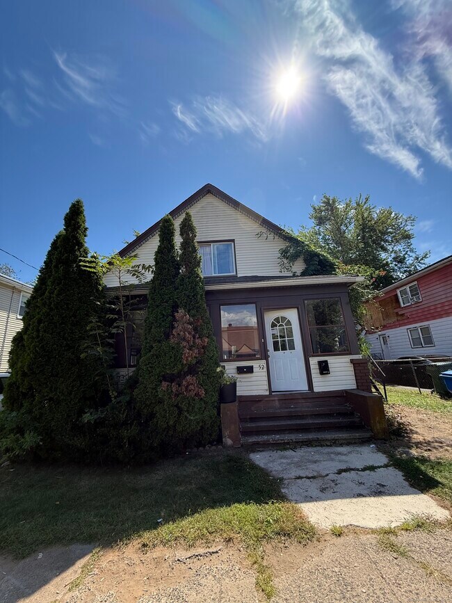 Building Photo - 52 Pine St Rental