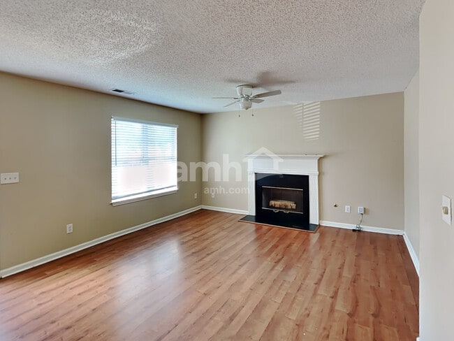 Photo - 3826 Tidewater Way NW