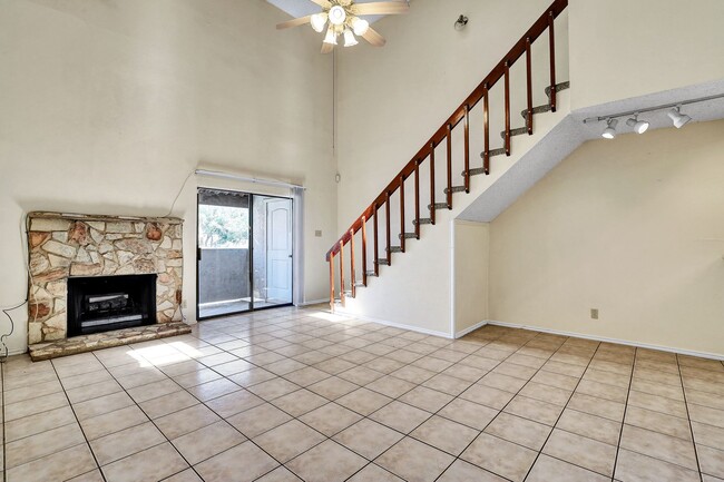 Photo - ***MOVE-IN SPECIAL: ONE WEEK FREE***Stylis...