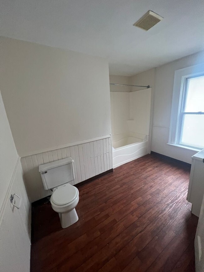 Photo - 1052 W 6th St Unit 1054