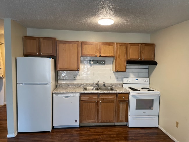 Photo - 3300 Minnehaha Ave Unidad 109