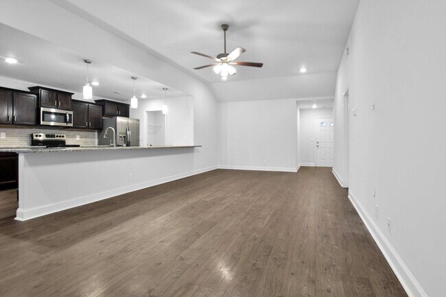 Photo - Pet Friendly Three Bedroom!