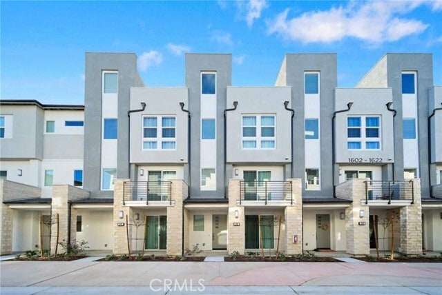 Building Photo - 1614 W Bushell St Rental
