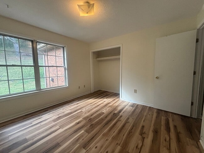 105 Lovely Mt Dr