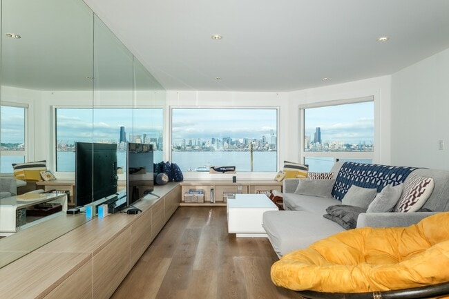 Building Photo - LUXURY WATER-VIEW CONDO FOR RENT- FULLY RENOVATED- WEST SEATTLE/ALKI Unit 301