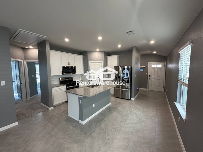 Photo - 513 Longmount Cv