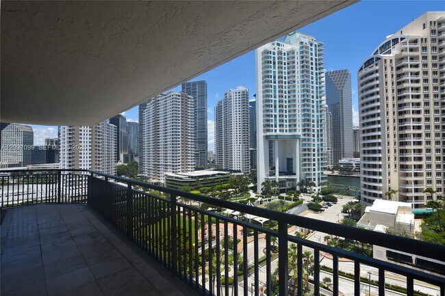 Photo - 540 Brickell Key Dr Unit 1513