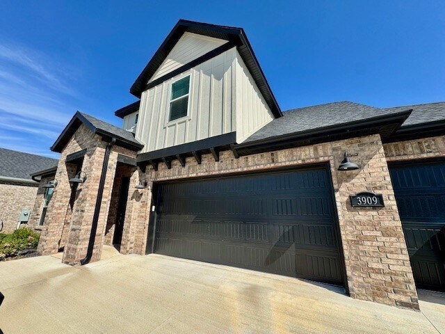 Photo - 3909 SW Pecan Cir