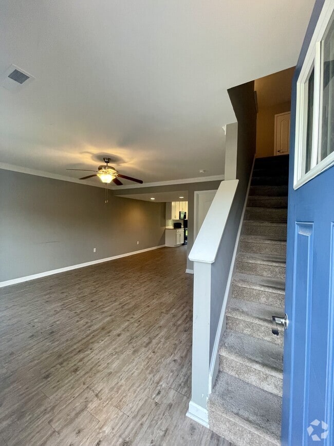 Building Photo - 81 Gloucester Dr Rental
