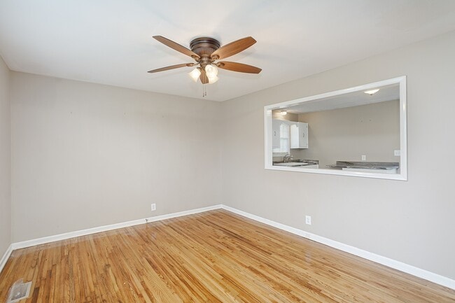 Photo - 121 Highland Dr